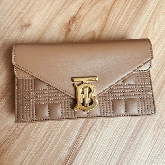 ❌❌❌ SOLD ❌❌❌ Burberry Quilted TB Envelope Belt Bag - Picture 4 of 15